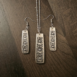 Skedhandtag Halsband och Örhängen Blommor