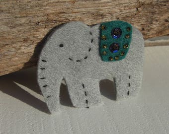 Teal Elephant Brooch, Handstithed Indian Elephant Sequined Pin Badge.