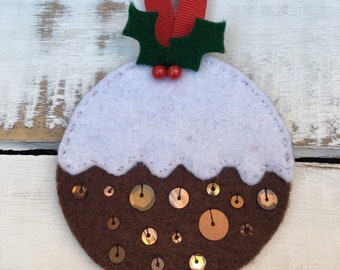 Decoración de budín de Navidad, adorno tradicional de árbol de fieltro cosido.