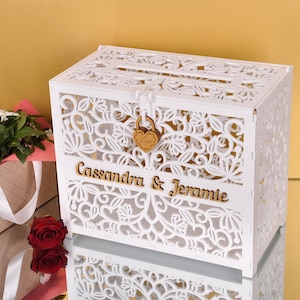 Hochzeitskartenbox mit Schloss und Schlitz