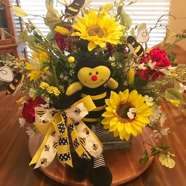 Bee Floral Arrangement: Sunflower & Geranium Table Decor