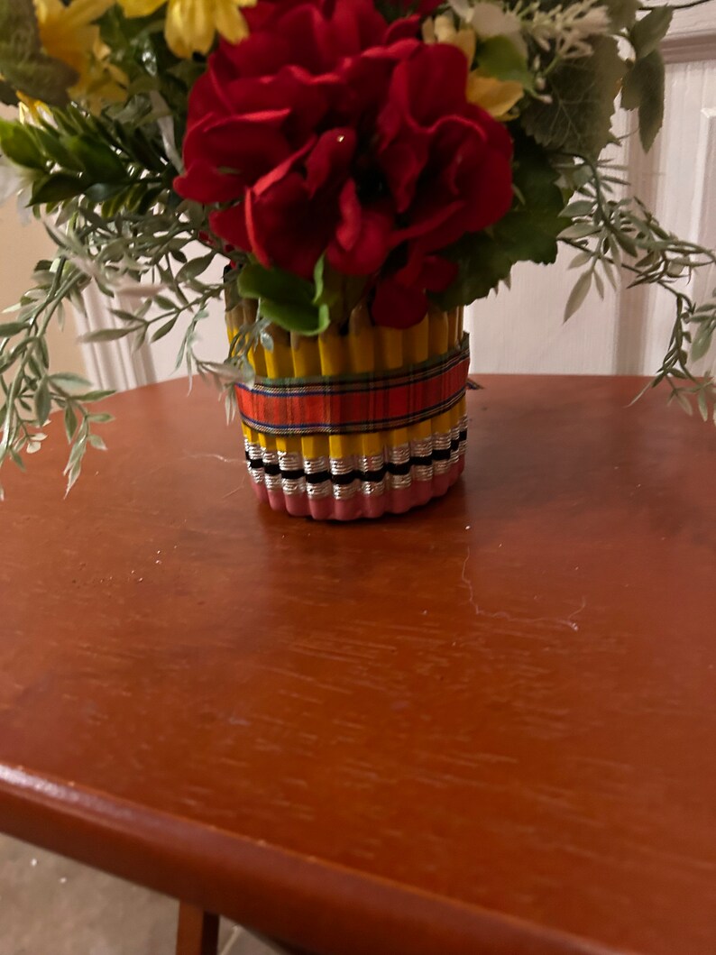 Teacher Appreciation Centerpiece: Resin Pencil Holder, Geraniums ...