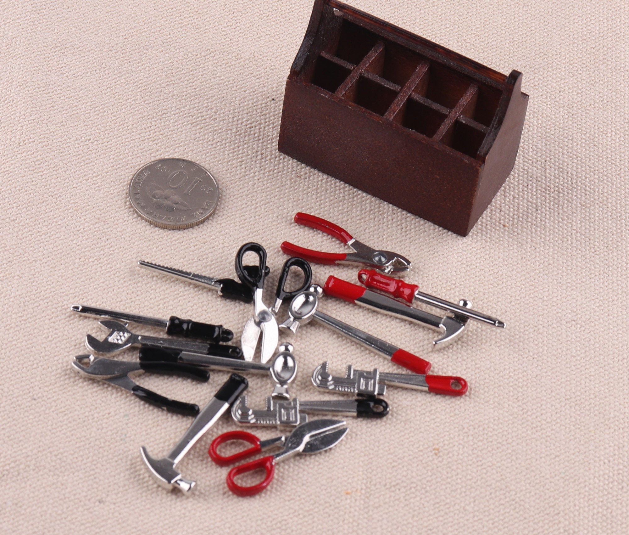 Boîte à outils et outils miniatures pour maison de poupée,Ensemble