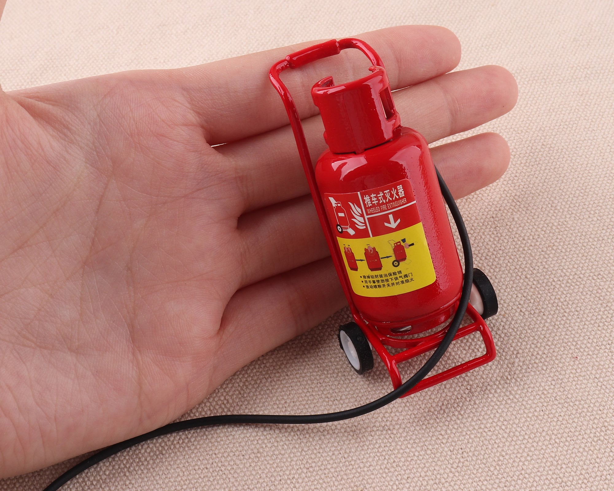 Aoutecen Mini juguete extintor de incendios, ligero y realista extintor de  incendios a control remoto, mano de obra fina para automóvil RC (rojo)