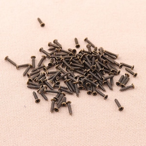 100pcs Screws Bronze Iron Small Wood Screw Metal Rustic Fastener Hinge Cupboard Cabinet Furniture Door Latch Decorative