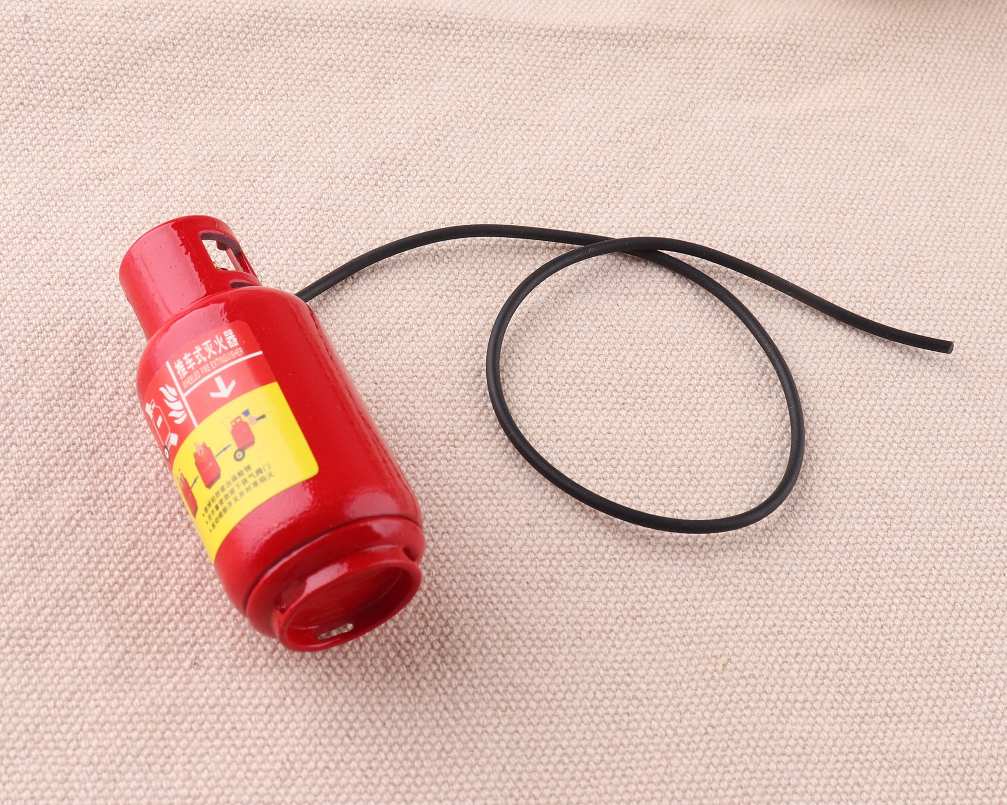 3Pcs Funny Mini Fire Extinguisher Toys Whole Person Prank Toy Mini