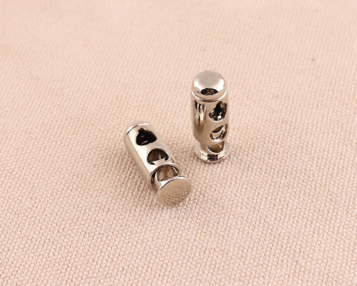 6 pz/lotto argento cavo di colore serrature, Cord Stopper, paracord serratura, cilindro Toggle per borsa indumento scarpe accessori fai da te