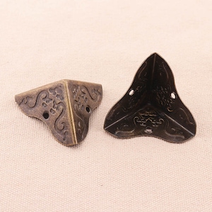 8ST vak accessoires 46 * 33mm antieke bronzen vak hoek voet houten Case hoekbeschermer bloem patroon gesneden vak hoek