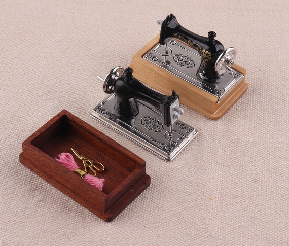 Miniature sewing machine for dolls house,Miniature Sewing Machine,Mini Victorian House Accessories,Dollhouse Sewing Room,dollhouse furniture