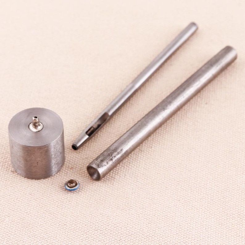 Single cap rivets Clearance