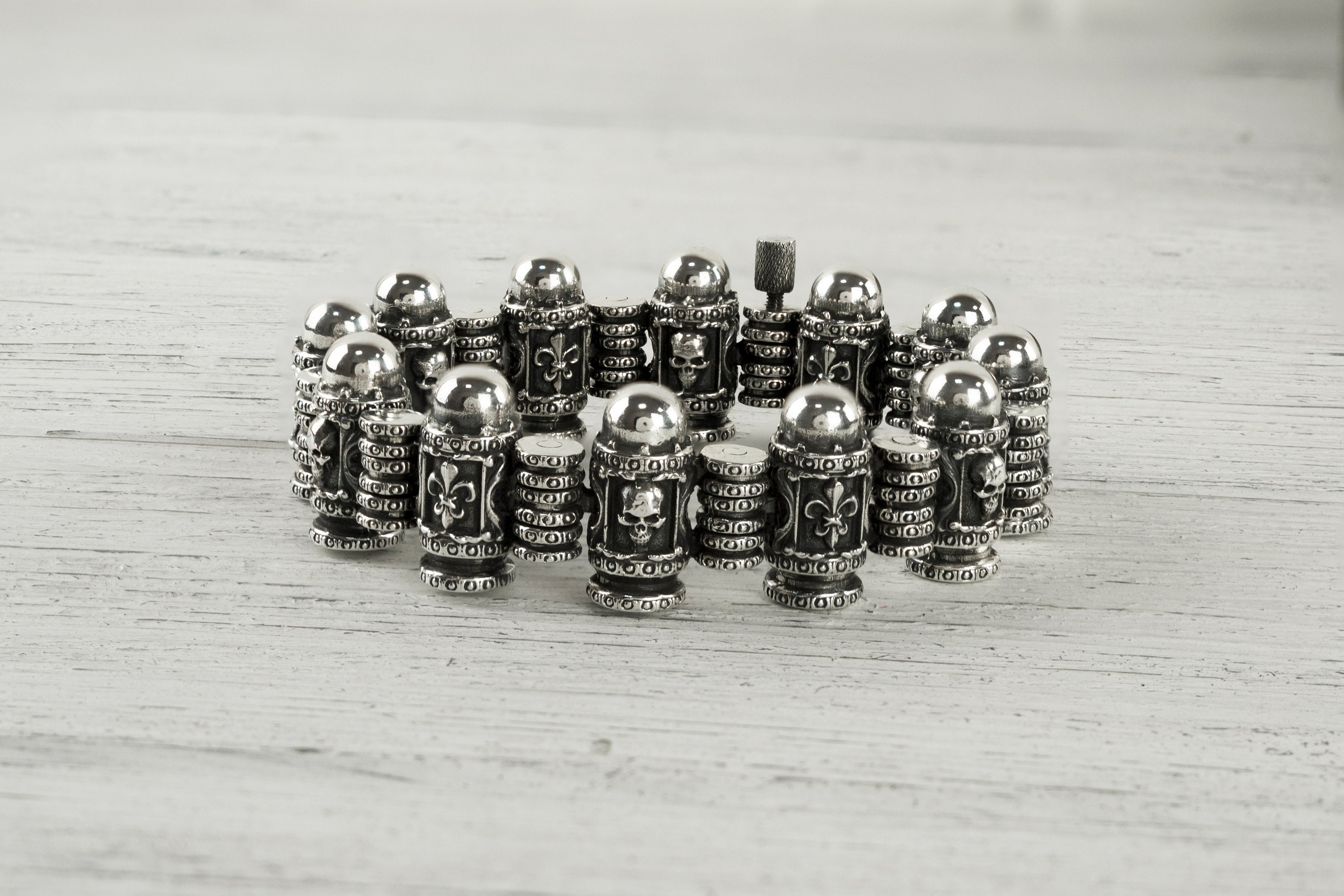 Armband met Goudkleurig Kruis op Beige Koord - voor Dames | De Winkel