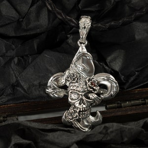 Gothic Fleur de Lis Skull Pendant: Silver Gemstone Necklace with French Lily Heraldic Symbol