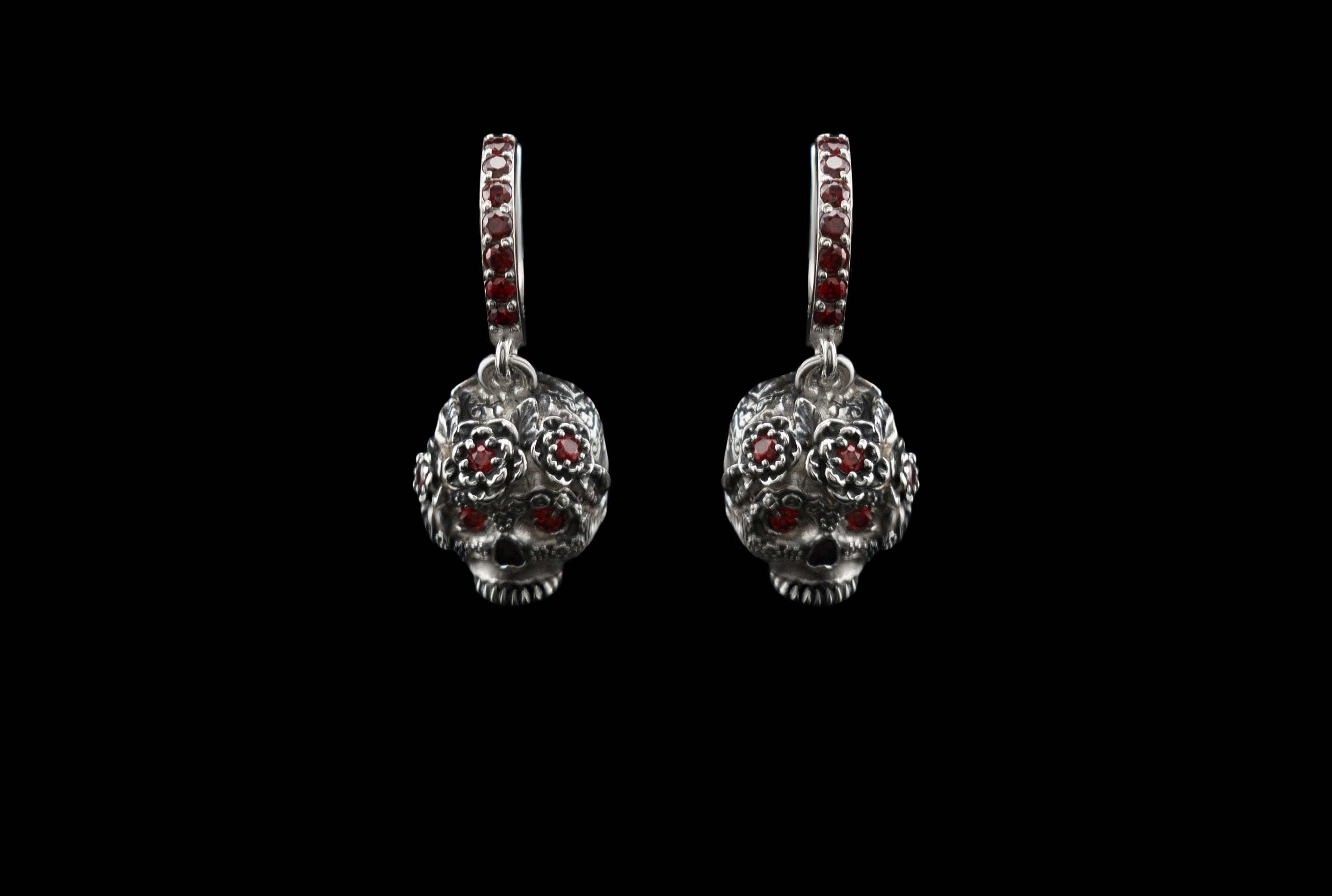 Regalo con orecchini pendenti con teschio gotico in argento sterling con pietre preziose multiple - Italia