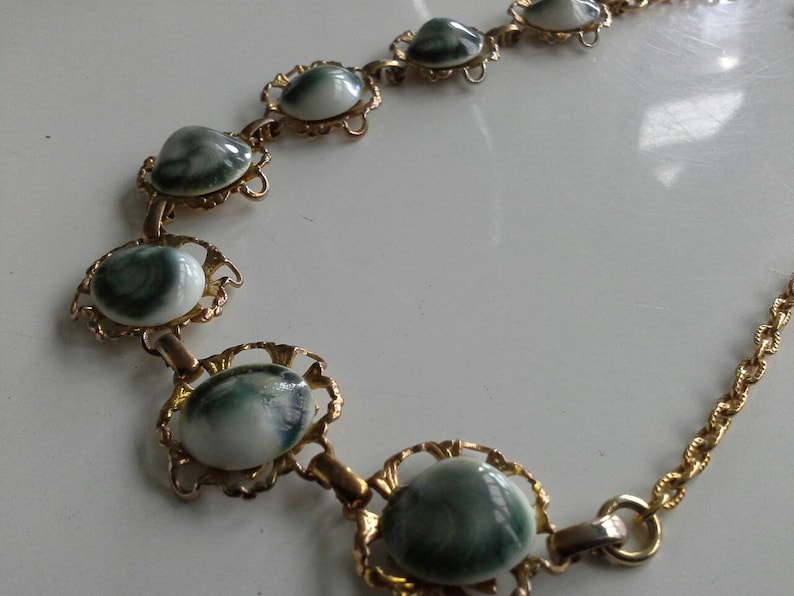 Vintage Gold Tone Filigree Necklace with Handmade White /& Deep Green Ceramic Cabochons