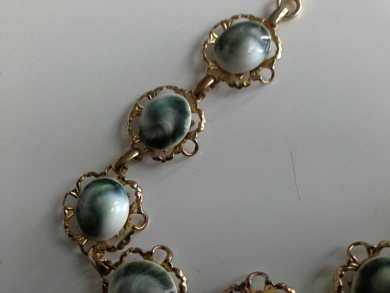 Vintage Gold Tone Filigree Necklace with Handmade White /& Deep Green Ceramic Cabochons