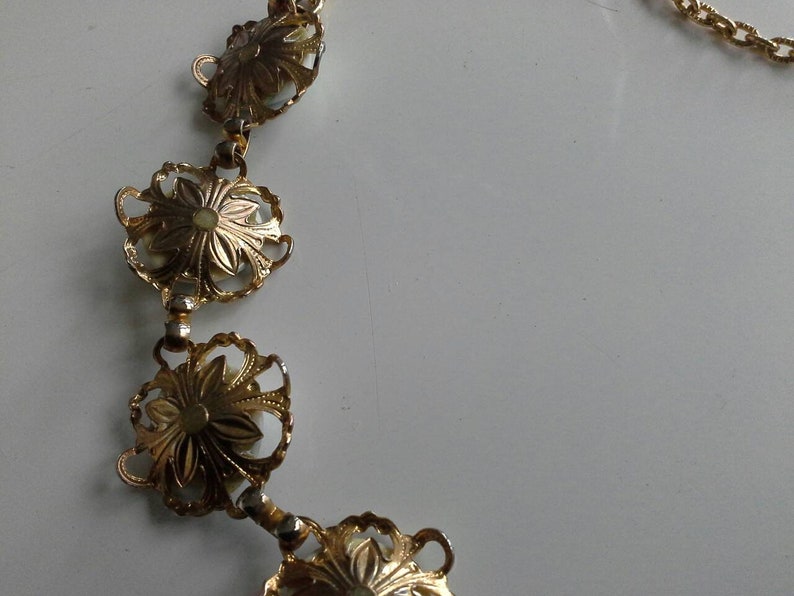 Vintage Gold Tone Filigree Necklace with Handmade White /& Deep Green Ceramic Cabochons