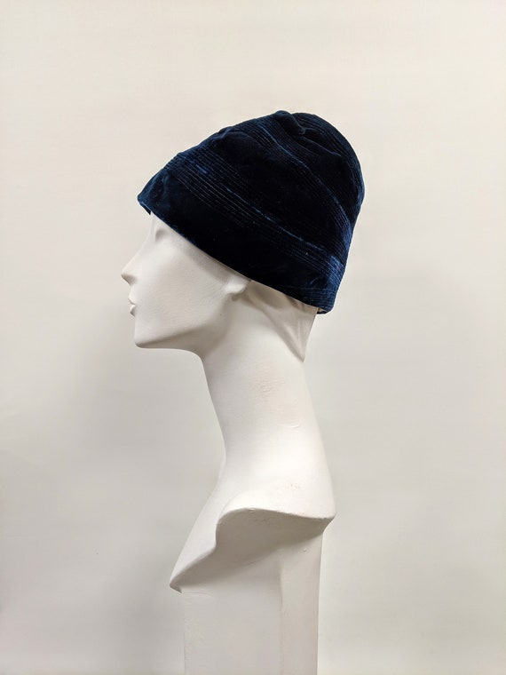 Vintage 1920's/30's French Velvet Cloche, Blue Clo