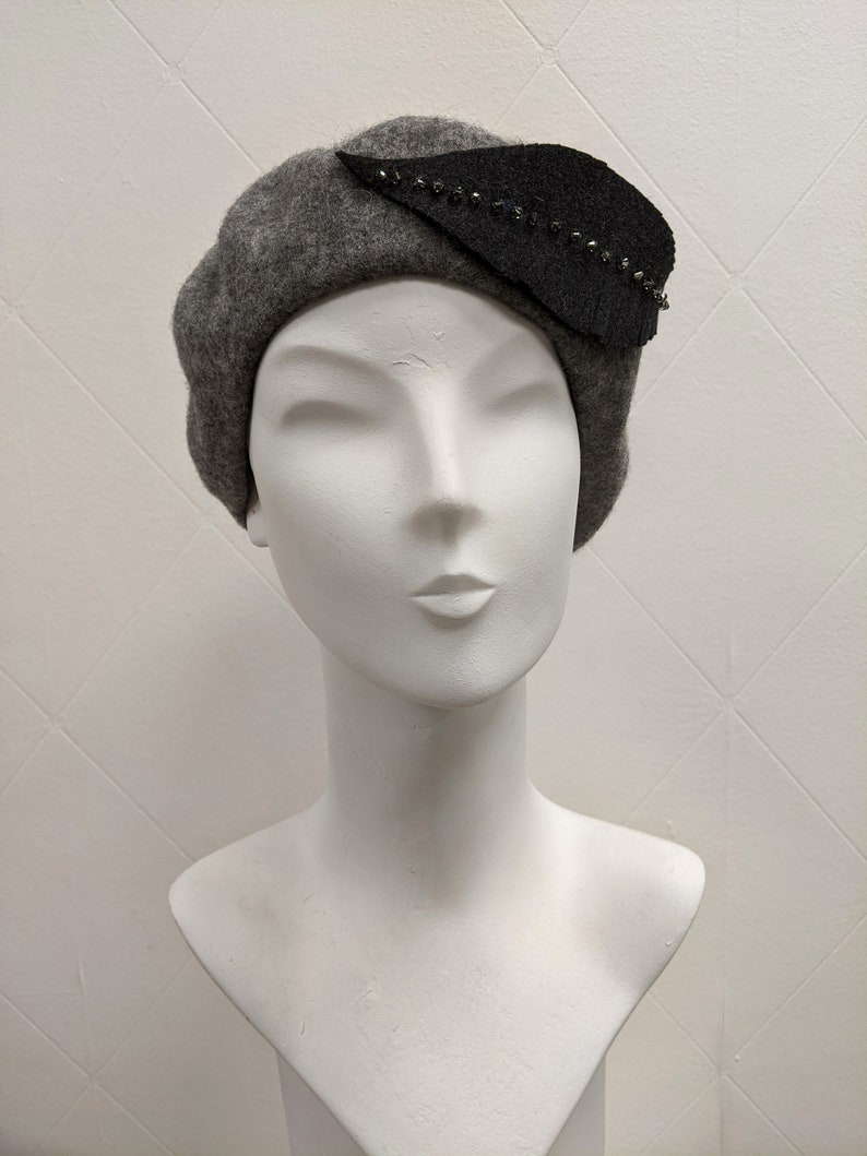 Winter Hat Berets for Women French Style Autumn Hat Grey Wool Felt Leaf Decoration Beret Beret Fascinator Unique Beret