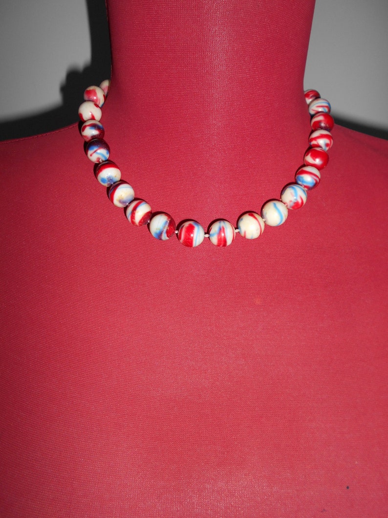Retro styled bead necklace