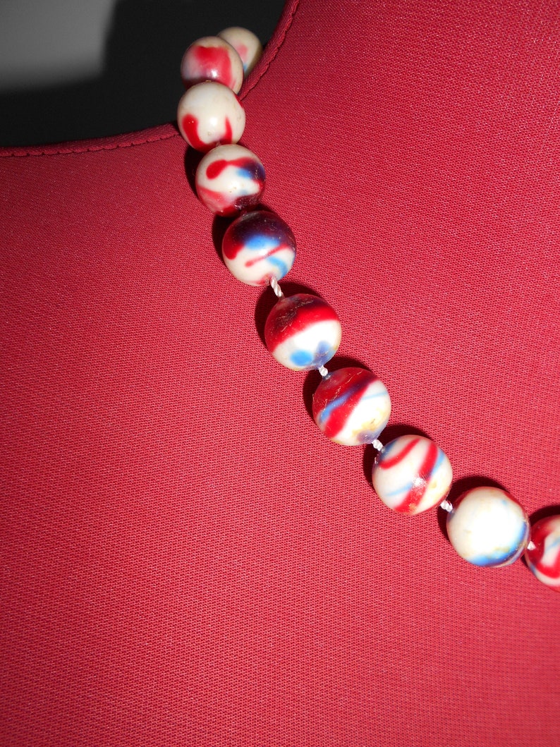 Retro styled bead necklace