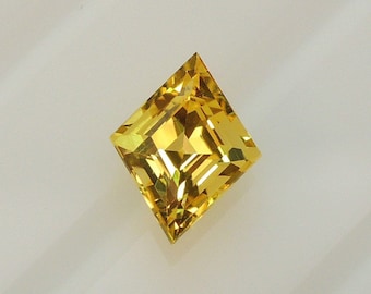 Canary yellow diamond sapphire, this lemon yellow gem cut to degree, to compensate weighs 1.26 carat and measures 6.7x8.9 mm