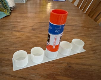 Organizador para barras de pegamento en el aula de arte / Soporte para material escolar del profesor / Herramienta de organización para el aula de primaria