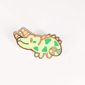 Jackson&#39;s Chameleon - Tiny Reptile Enamel Pins