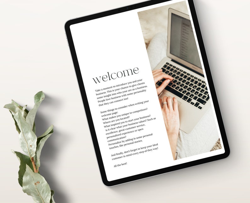 K&ouml;nnte beinhalten: Nahaufnahme eines Laptop-Bildschirms, auf dem eine Willkommensnachricht mit Tipps zum Schreiben einer Willkommensseite f&uuml;r eine Website angezeigt wird. Der Text enth&auml;lt Ratschl&auml;ge, wie Sie Ihr Unternehmen einzigartig machen, Ihren Standort hervorheben und teilen, was Sie dazu inspiriert hat, Ihr Unternehmen zu gr&uuml;nden.