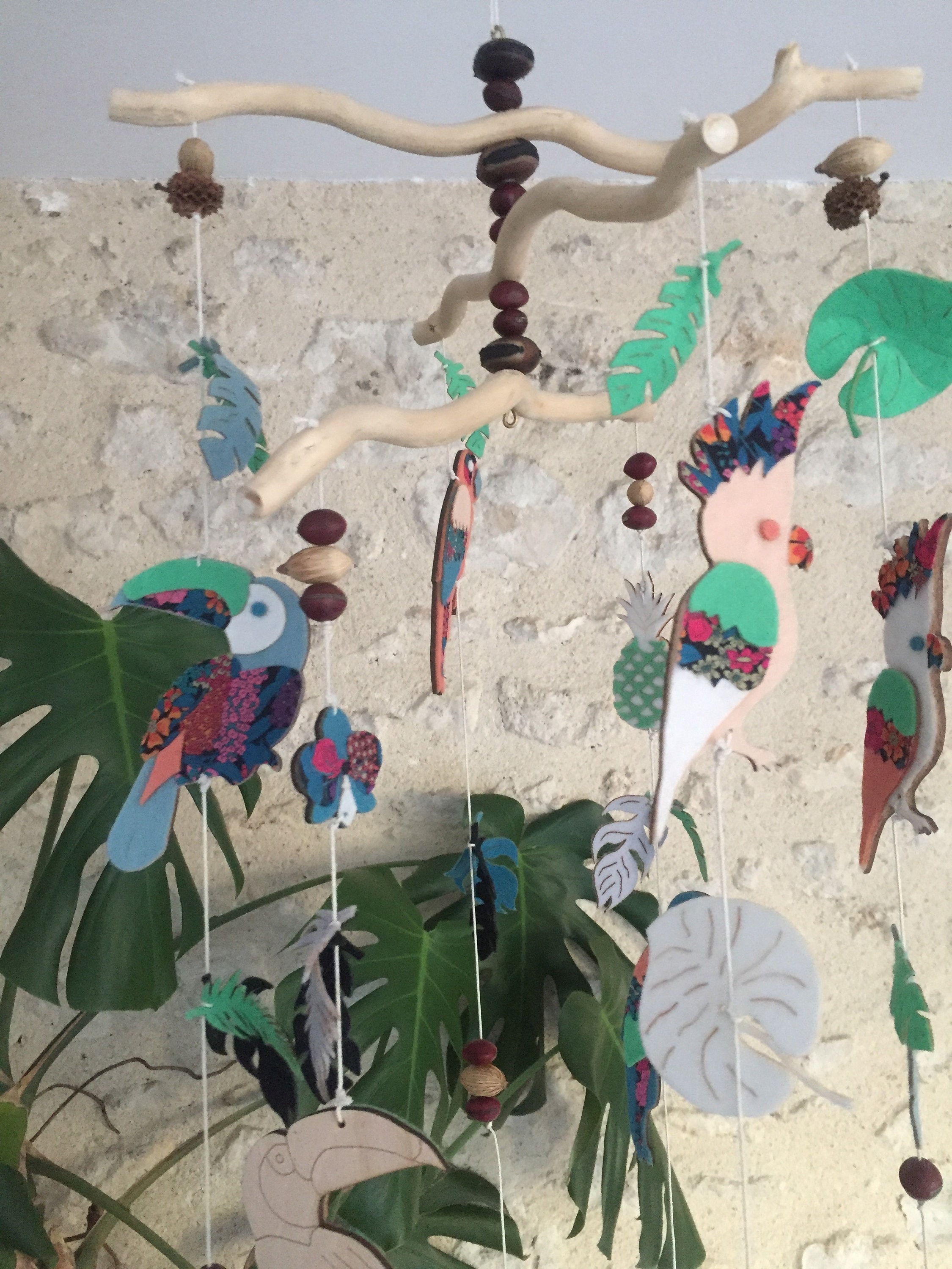 Mobile Oiseaux Exotiques Naturel et Biodégradable | Bois, Laine, Coton.