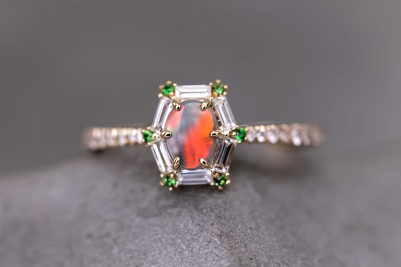 Australischer Opal- Und Diamant- Castle-Anhänger Aus 18 Karat Gold R4284
