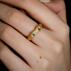 Adorable Dr. Owl Emerald Eye Band 18K Yellow Gold Engagement Open Ring Promise Ring for Couples Wedding Band