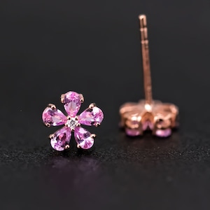 ピンクサファイア ダイヤモンド 桜 桜 フラワー スタッド イヤリング 18K ローズゴールド ミニマリスト 菊 ひまわり