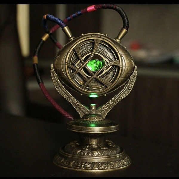 Dr Strange Eye of Agamotto METAL Necklace Doctor Strange in the Multiverse Lights up with Stand Display