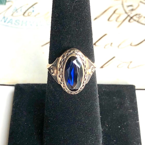 Vintage Oval Synthetic Sapphire Ring in 10k Yellow