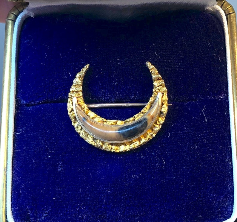Crescent Moon Jewelry Antique Jasper Crescent Brooch Pendant in 10K Yellow Gold Nugget
