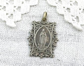 Antica medaglia religiosa francese in metallo argentato, proveniente da Lourdes, ciondolo di gioielleria cattolica dalla Francia, Nostra Signora di Lourdes