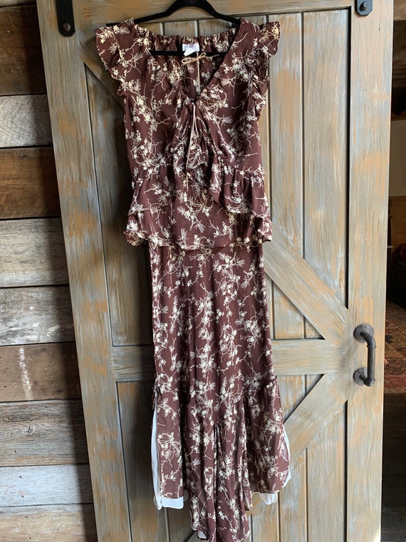 Vintage prairie fashion