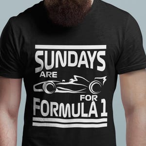La domenica è per la Formula 1 - T-shirt unisex Gildan con colori personalizzati / Maglietta per i fan della F1 / Regalo per il giorno della gara / Maglietta per il weekend della Formula 1