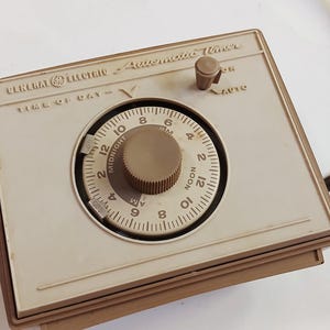 1960s General Electric Automatic Timer Vintage Retro Antique Home Gadgets Christmas Light Timer