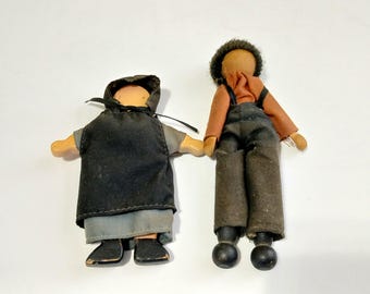 Vintage Amish Peg Dolls Miniature Old Fashioned Primitive Man & Woman Figurines
