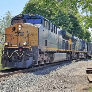 CSX GE ET44AH Leading Freight Train at Newburgh, NY - Photograph