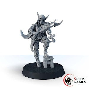 Dark Elf Female Bard Drow Bard with Viola, 3D Printed DnD Miniature, 32mm and 28mm Scale, Fanrasy Miniature Wargame, Bard Musician Miniature