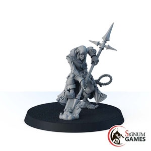 Halloween DND Fantasy Miniatures Gravedigger at Work, TTRPG Figures, The Grave Digger caster, cleric, mage, necromancer, wizard, commoner