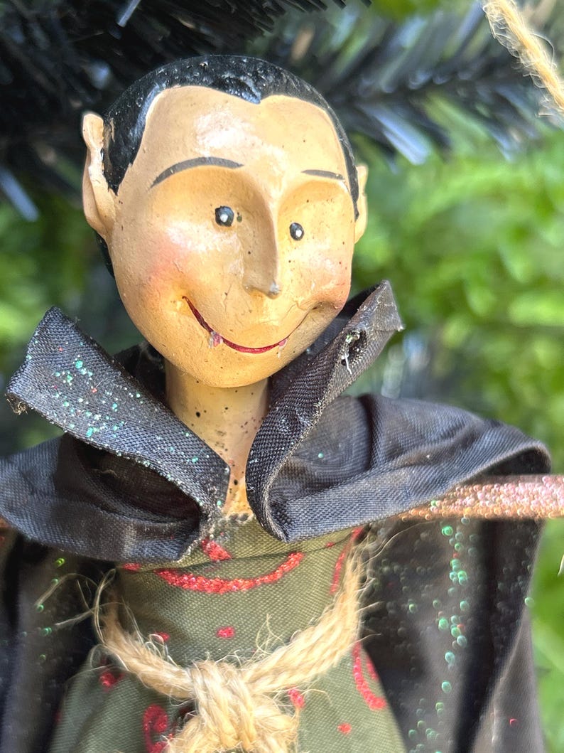 Vampire Rope Folk Art, Primitive Halloween Dolls, Witch and Vampire Couple Hanging ...