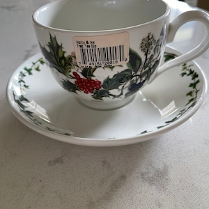 Portmeirion The Holly and The Ivy Footed Cup & Saucer Set