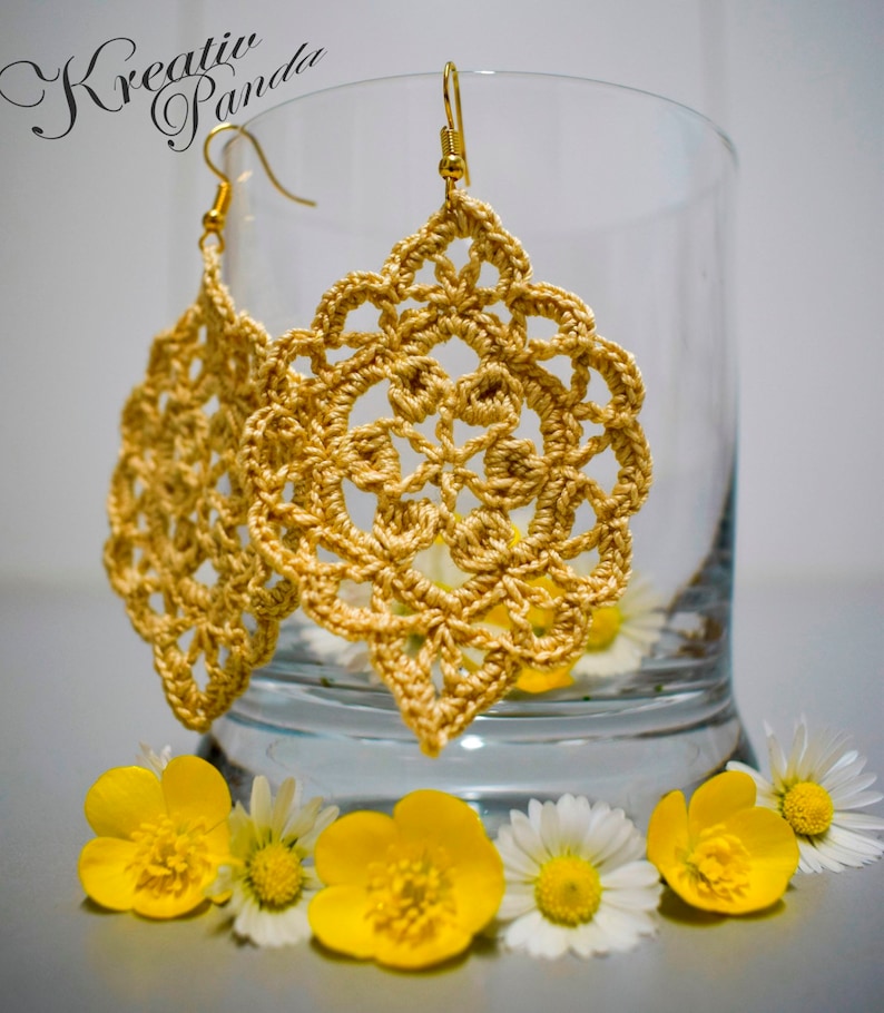 Crochet Earring Pattern image 0