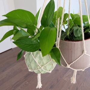 SIMPLE PLANT HANGER, minimalist hanging planter, indoor plant holder, macrame rope plant hanger, home decor, houseplants, plant lover gift