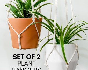 Set van 2 macramé plantenhangerset, hangende plantenbak pannenlap voor binnen, hangplanten, moderne korte kleine plantenhanger zonder kwastje, 25 en 30 inch lang
