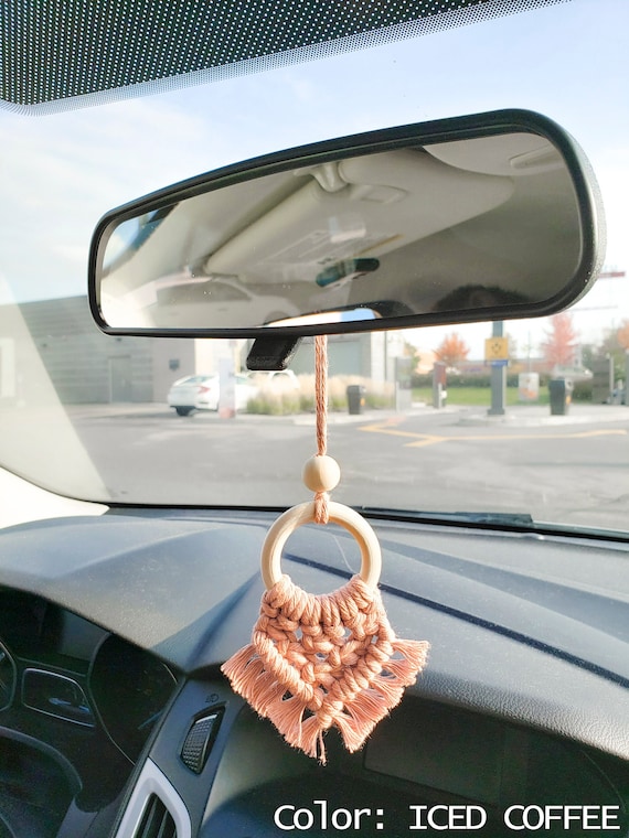 Boho Makramee Auto Diffusor, Ätherisches Öl Diffusor, Rückspiegel Auto  Anhänger, Hängende Accessoires, Mindfulness Stocking Stuffers Geschenkideen  - .de