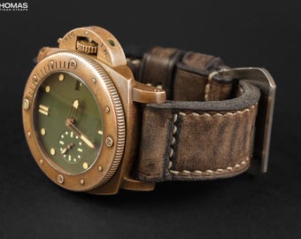 DH01 Vintage chocolade: handgemaakte horlogeband van verweerd leer | Aangepast militair erfgoed, drievoudig gevouwen